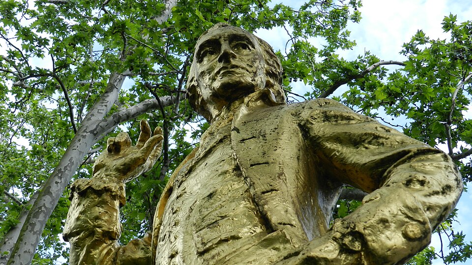 Des sculptures au fil des allées