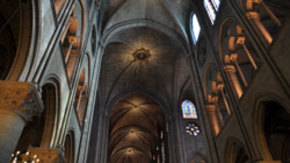 L'intérieur de la cathédrale de Notre Dame de Paris